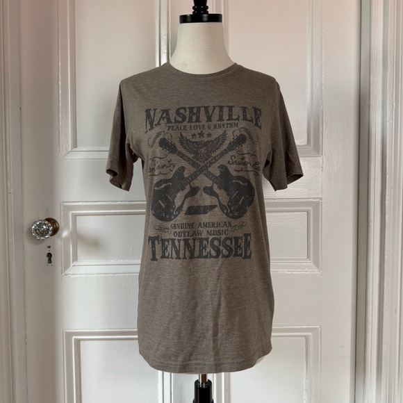 Next Apparel Women’s Nashville Peace Love & Rhythm Graphic Brown Tee Shirt Small - Picture 1 of 9